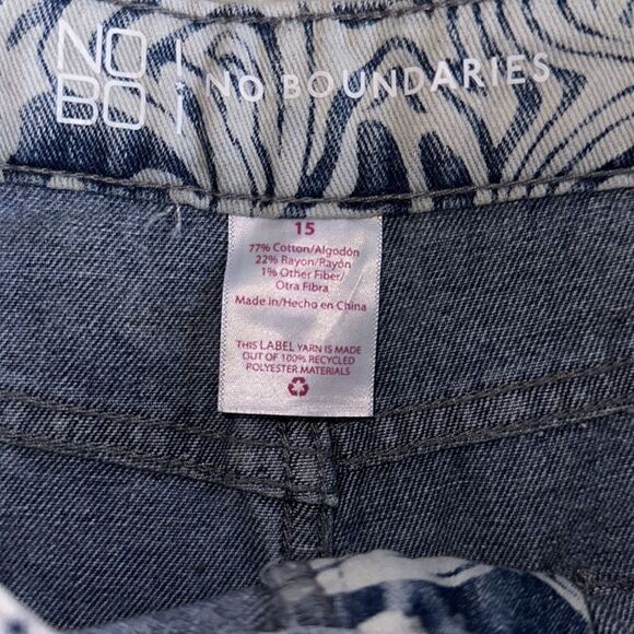 No Boundaries Juniors’ High Rise Destructed Midi Denim Short in Star Denim! - Picture 3 of 5